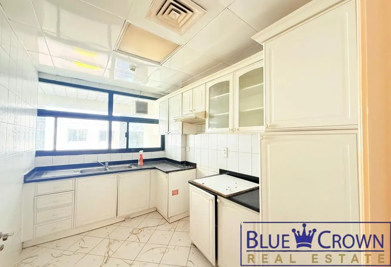 1 BR Apartment in Bur Dubai with Landmark View