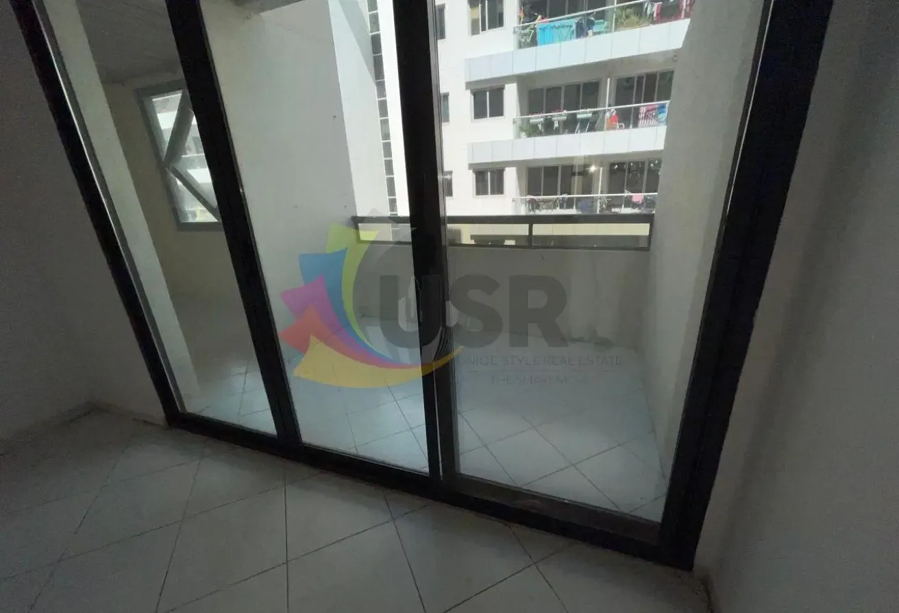AVAILABLE 1BHK W BALCONY CLOSE TO METRO FOR 70K