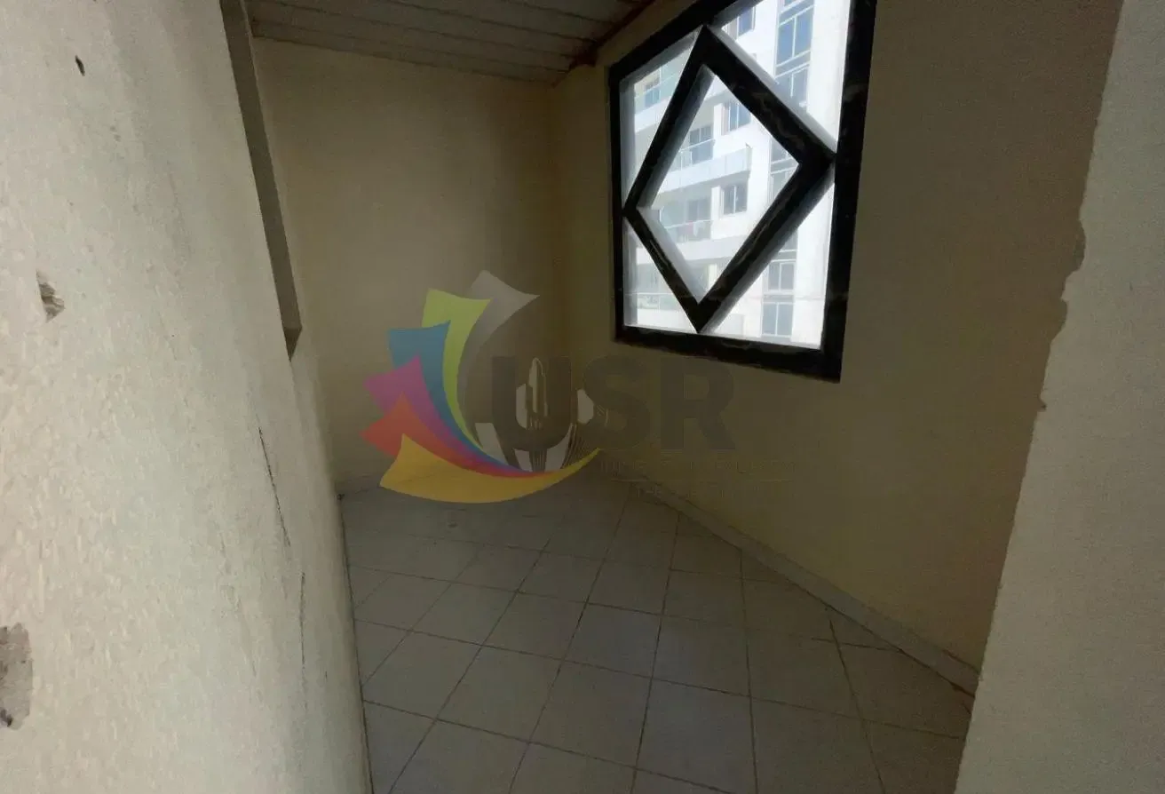 AVAILABLE 1BHK W BALCONY CLOSE TO METRO FOR 70K