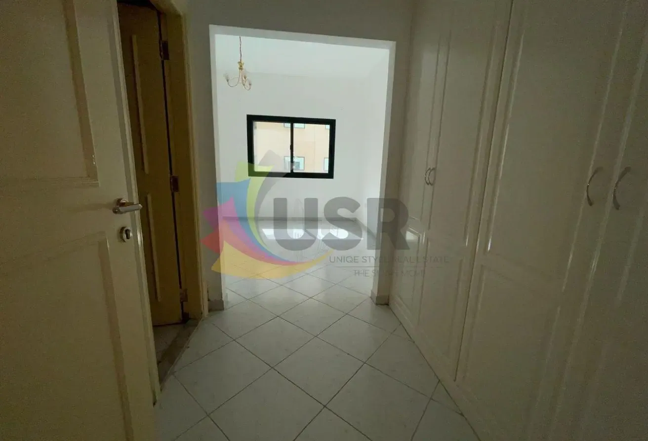 AVAILABLE 1BHK W BALCONY CLOSE TO METRO FOR 70K