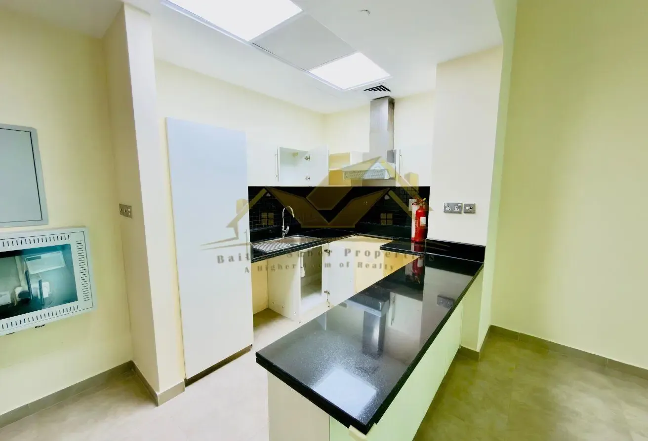 1 BR Apartment in Bur Dubai | Gym & Pool | Balcony