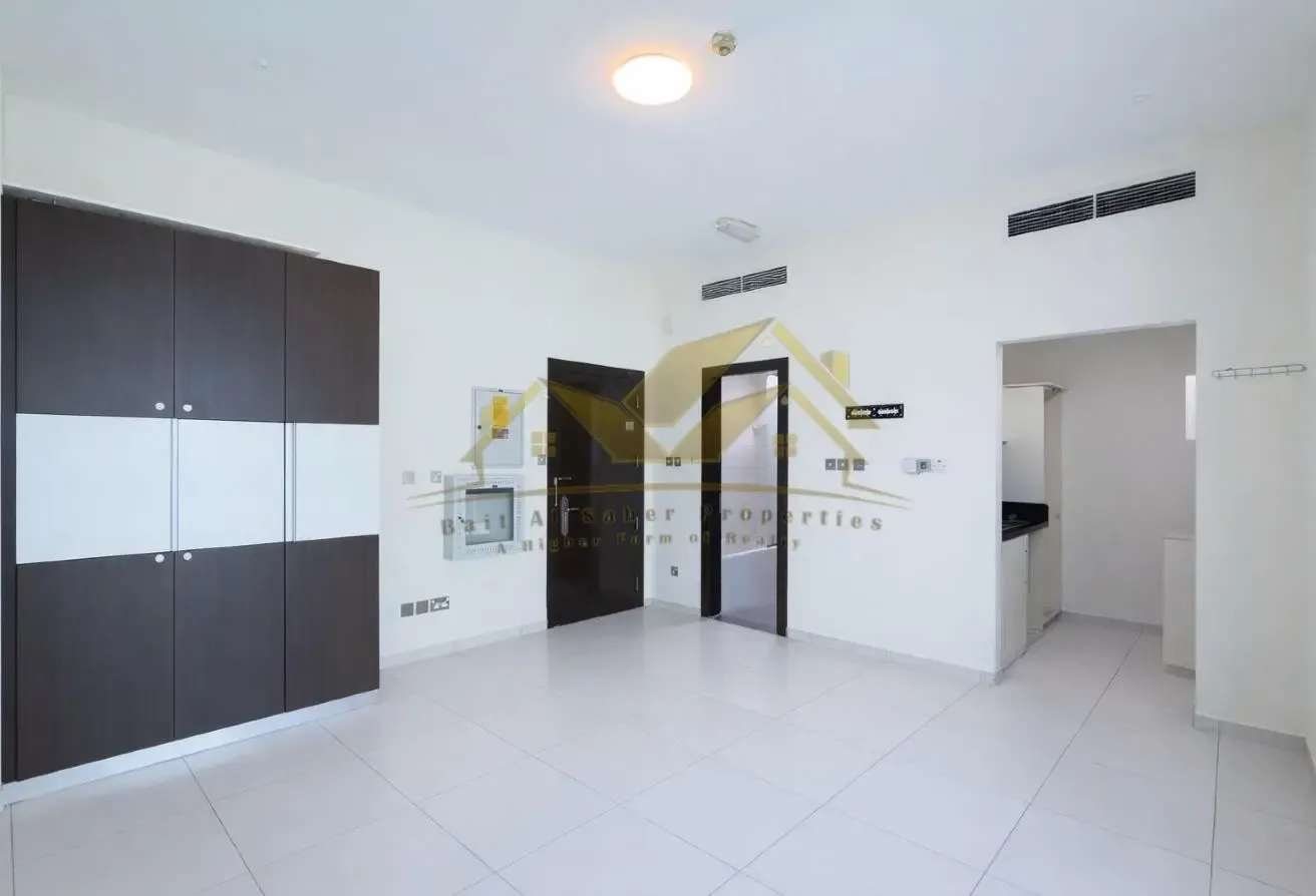 Charming 1 BR Apartment in mankhool bur dubai