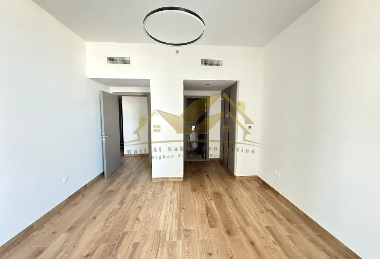 Semi Furnished 1 BHK in Bur Dubai | Pool & Gym