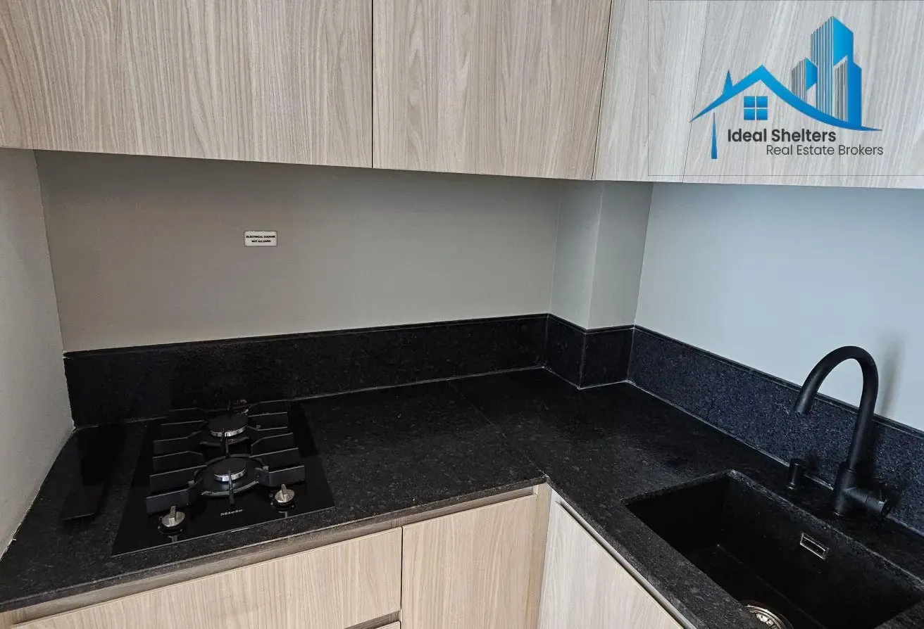 Premium Quality| Big Size| Fully Furnished| 4 Chqs