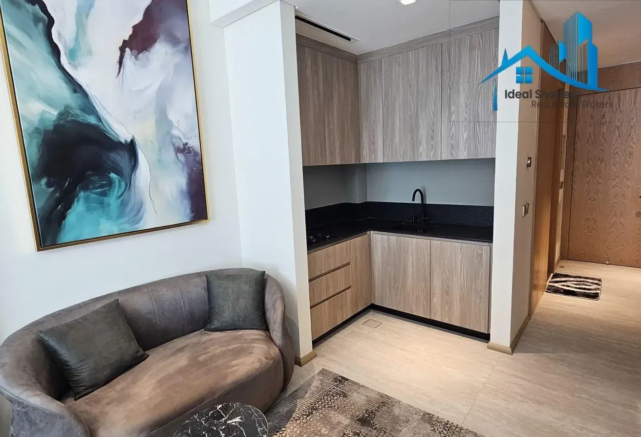 Premium Quality| Big Size| Fully Furnished| 4 Chqs
