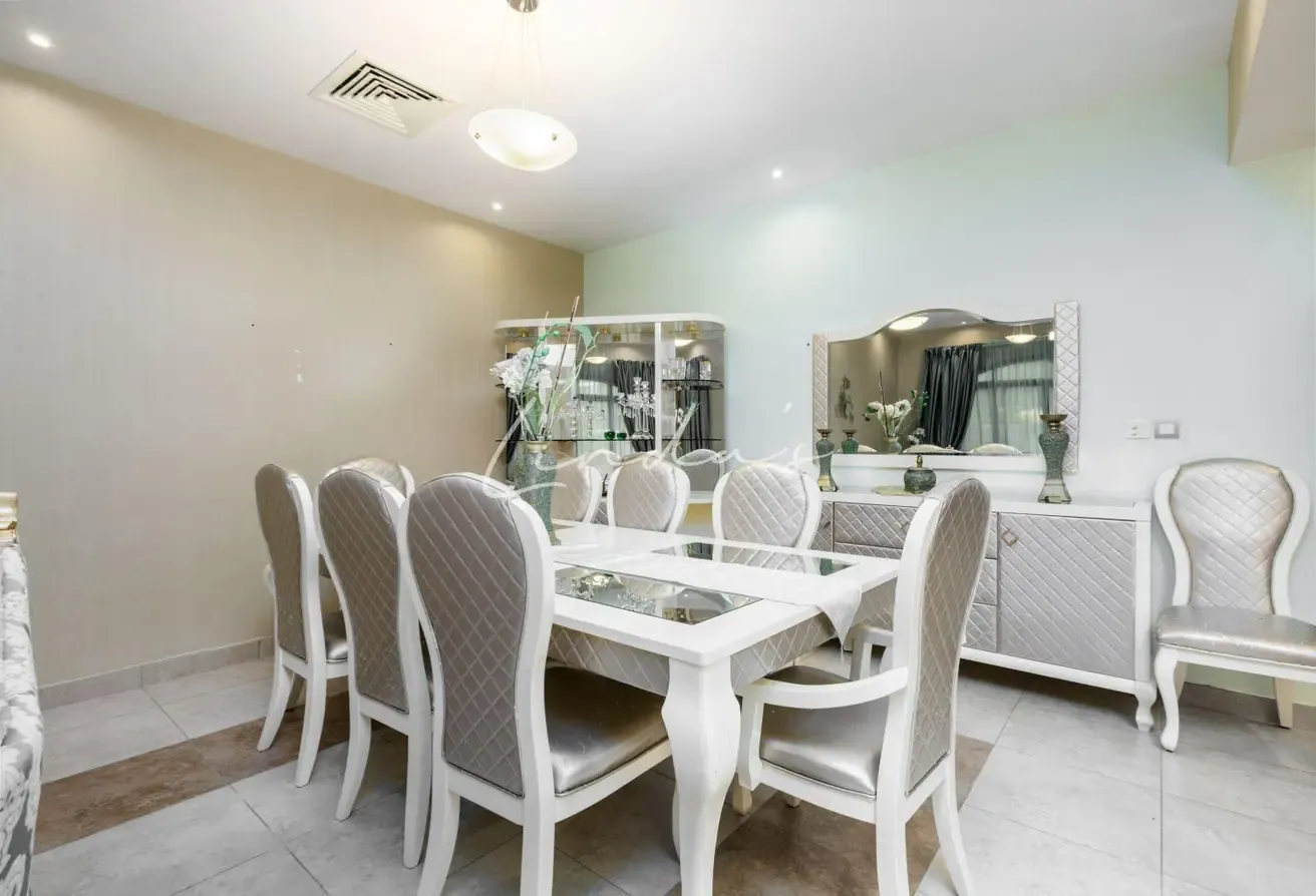 Well Maintained  | Unfurnished | Single Row