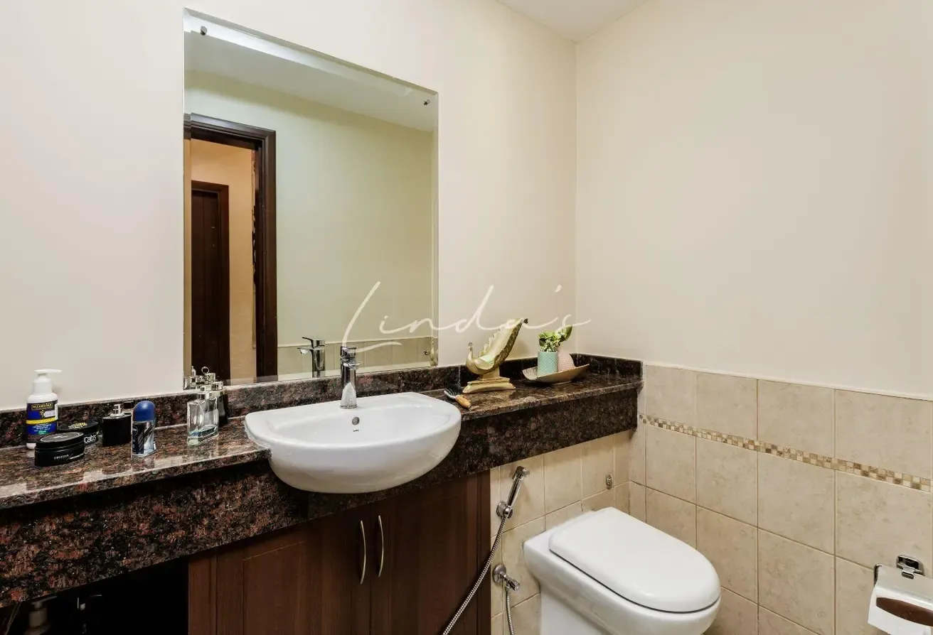 Well Maintained  | Unfurnished | Single Row