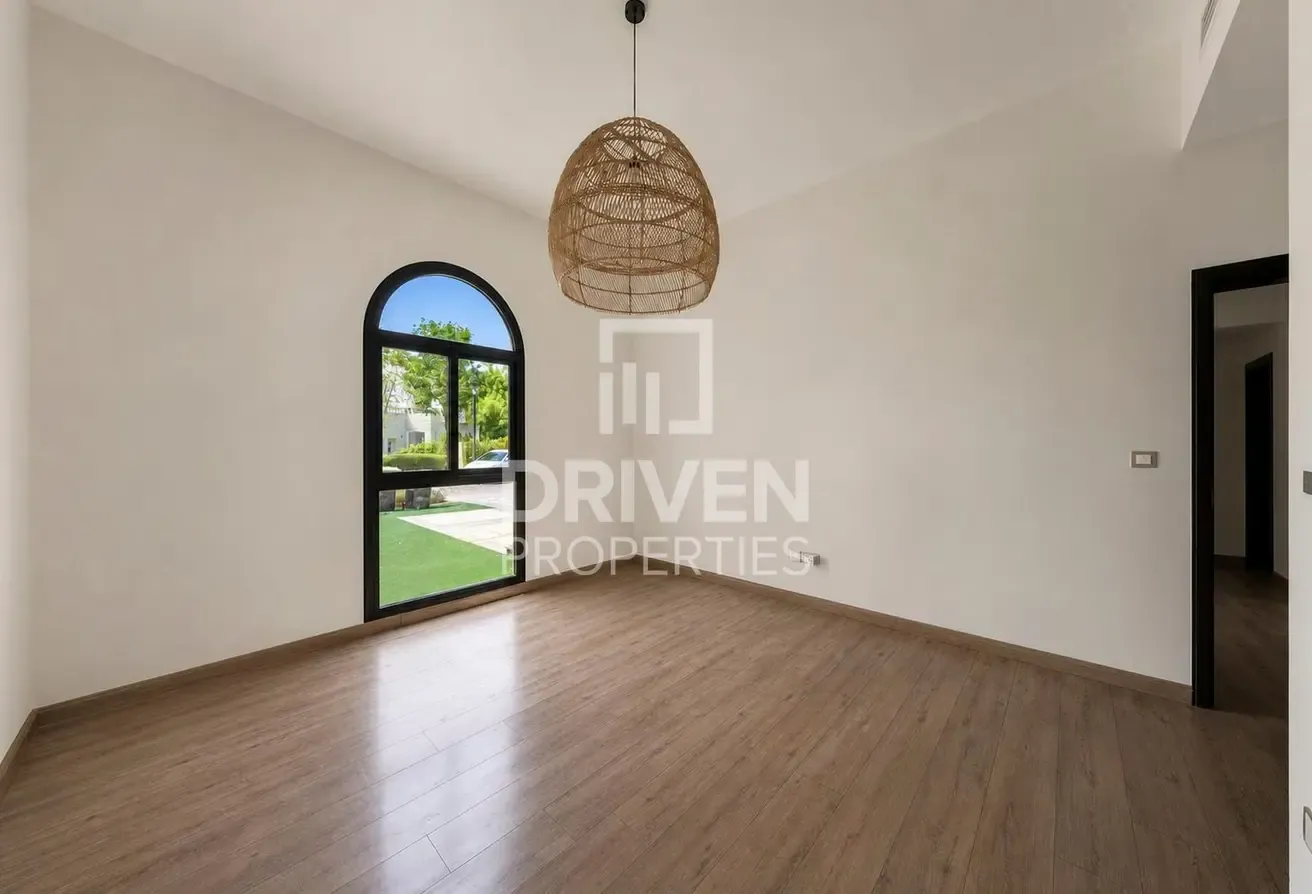 Vacant Unit | Huge Plot | Well Maintained