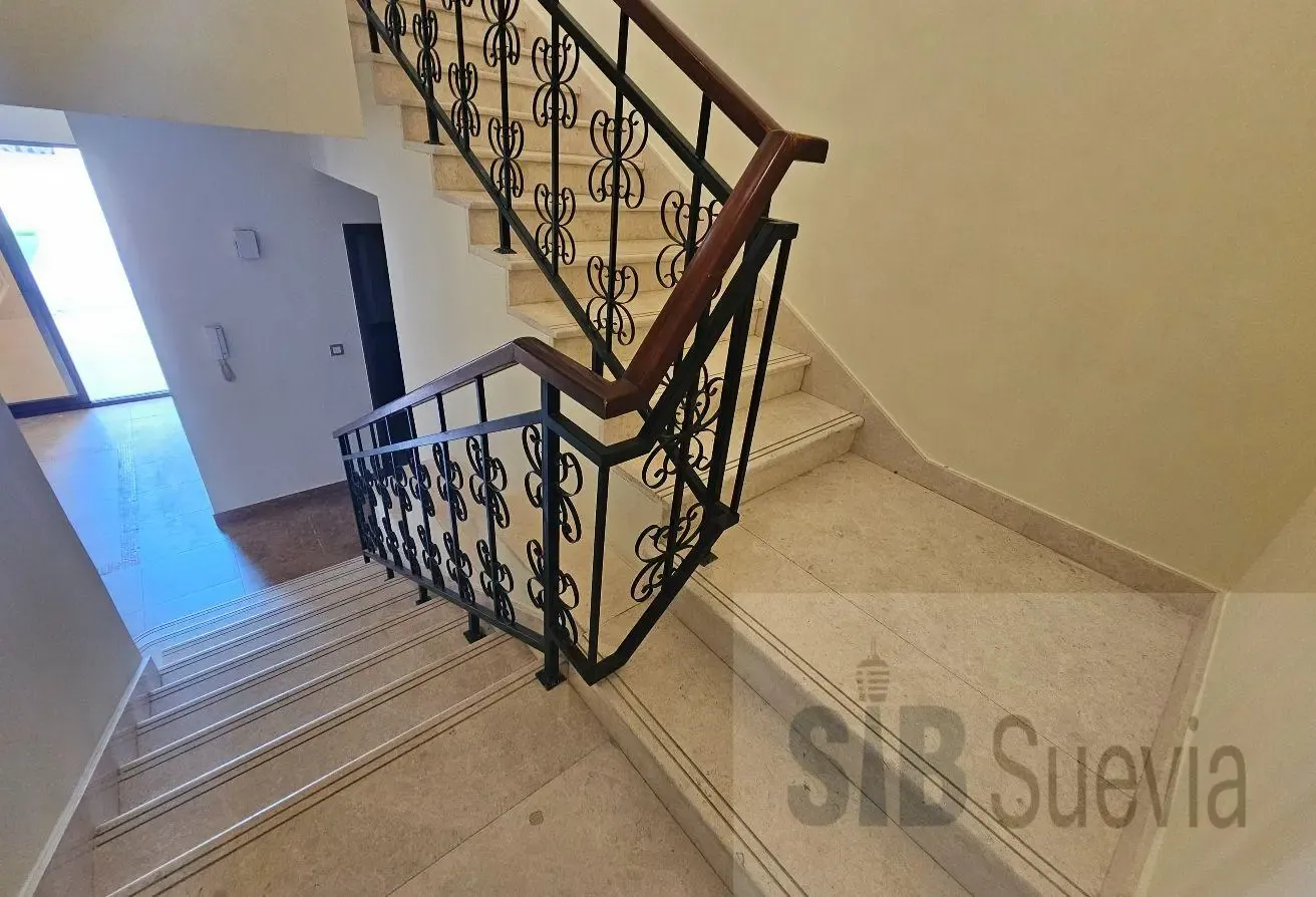 Corner | 4 Bed | Well Maintained