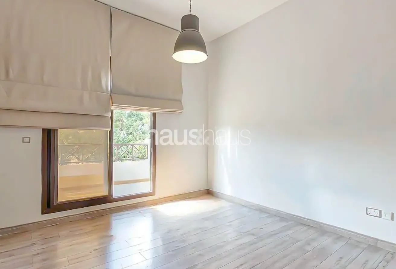 Semi Furnished | Upgraded | End Unit 4 BR