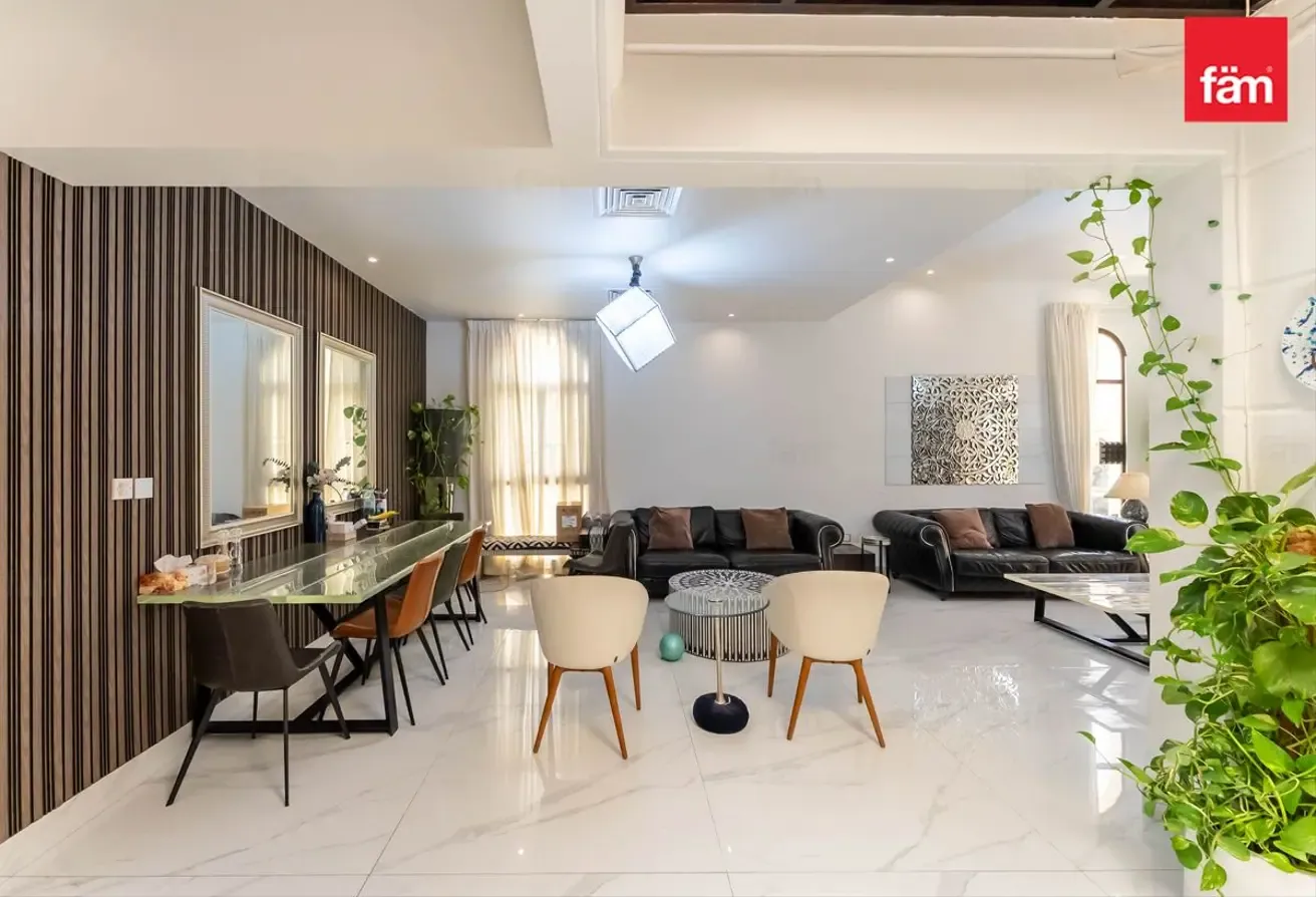 Huge Corner Plot Single Row 4 Beds For Rent