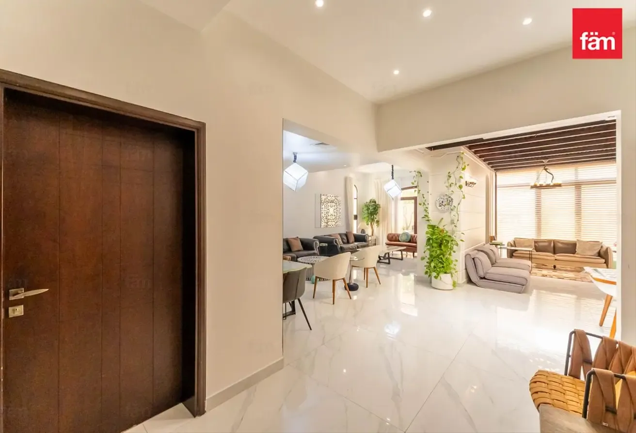 Huge Corner Plot Single Row 4 Beds For Rent