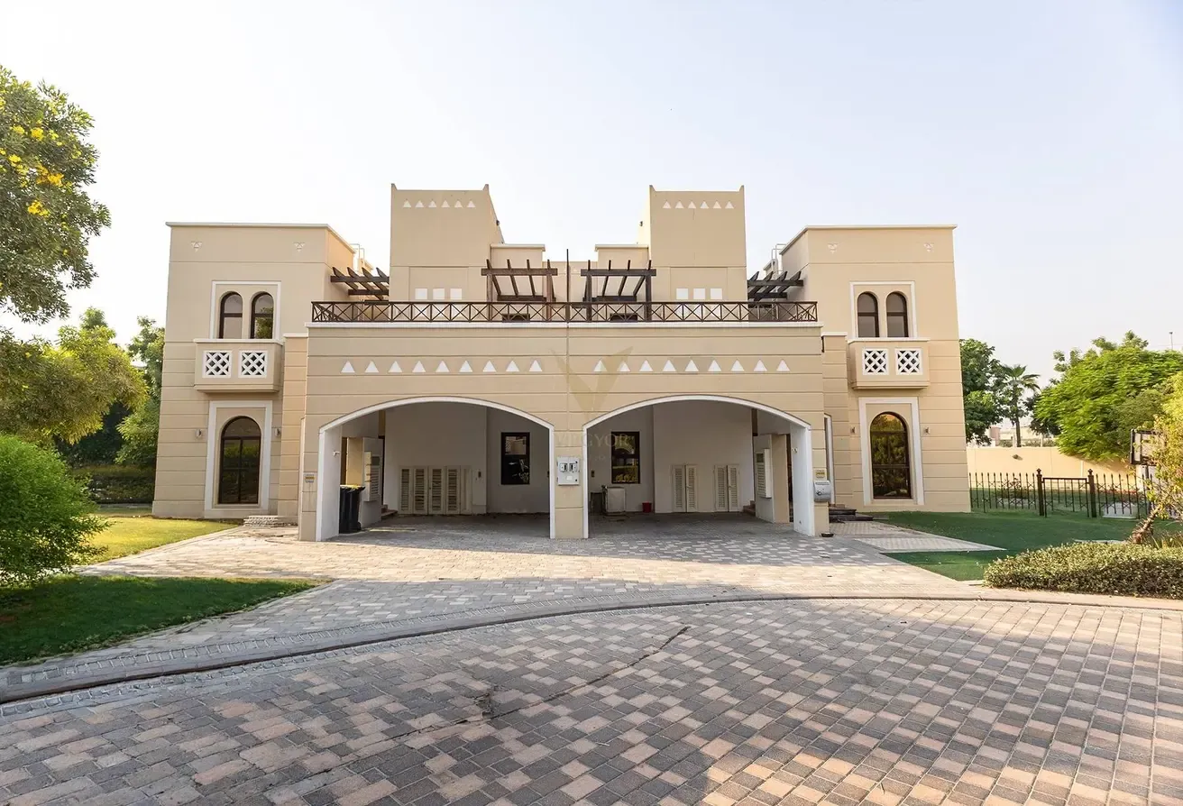 SPACIOUS 4BR+MAID | LANDSCAPED GARDEN | VACANT