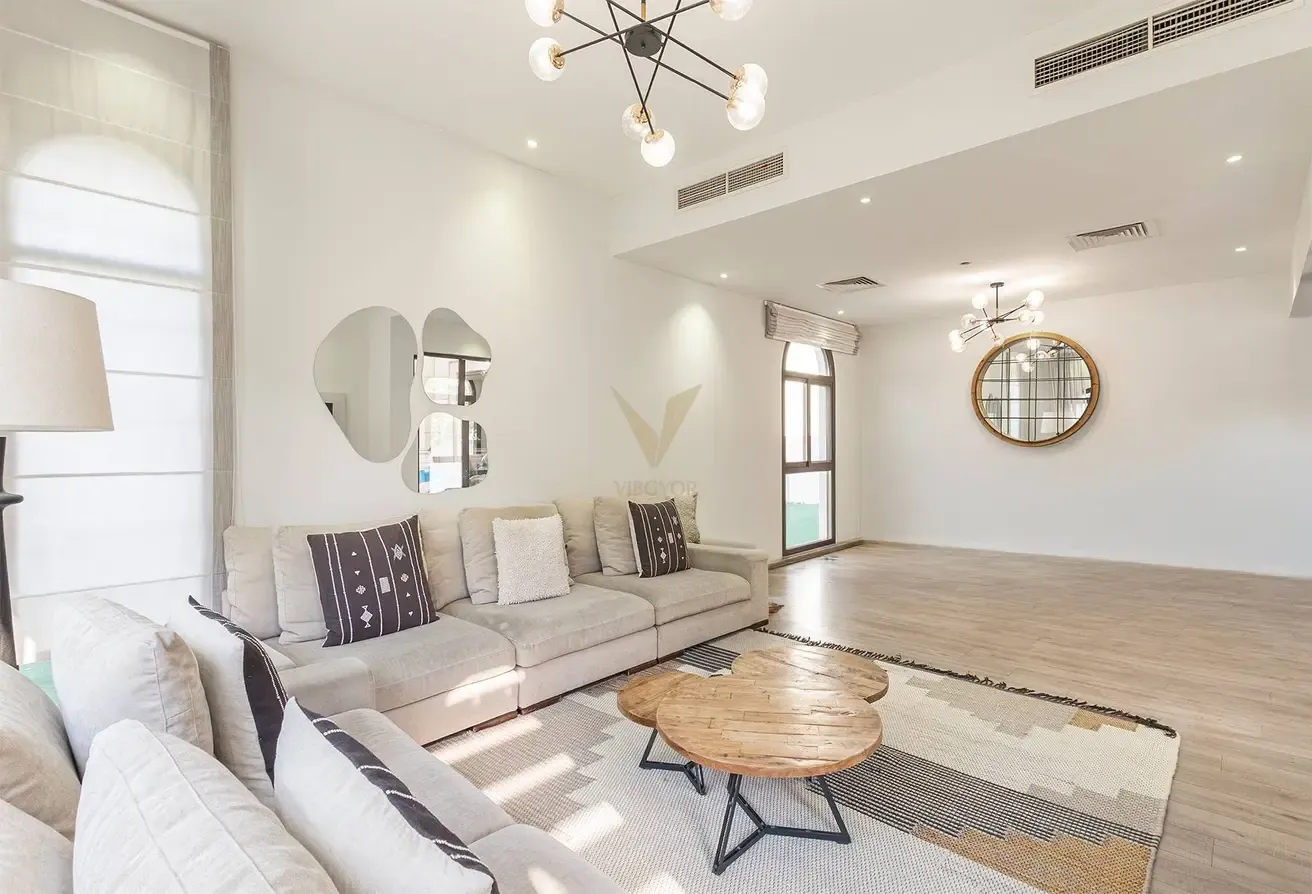 SPACIOUS 4BR+MAID | LANDSCAPED GARDEN | VACANT