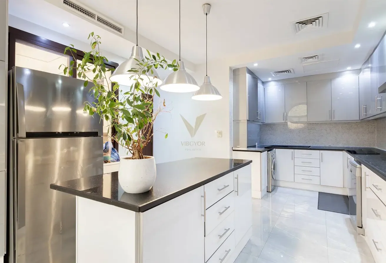 SPACIOUS 4BR+MAID | LANDSCAPED GARDEN | VACANT