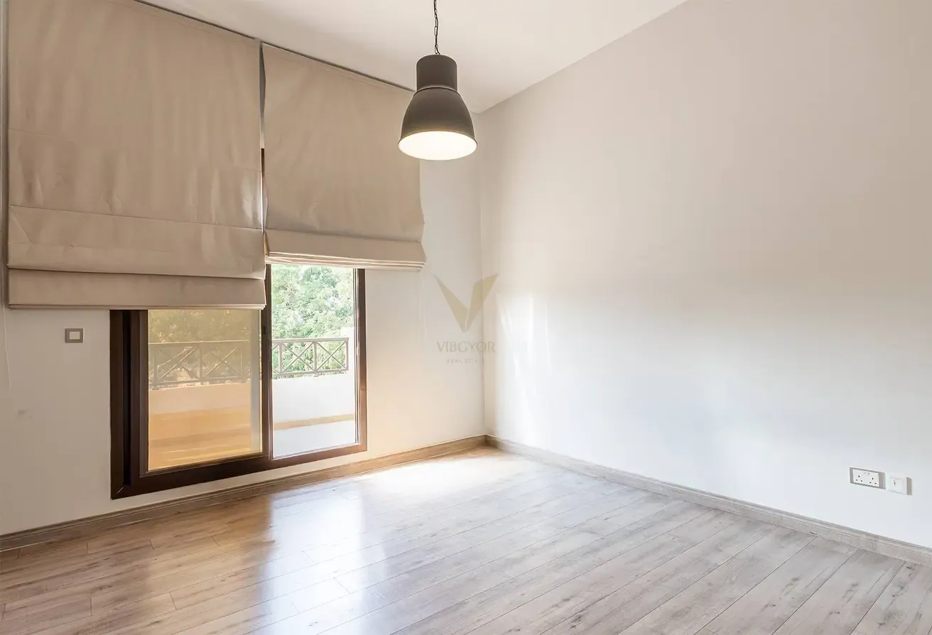 SPACIOUS 4BR+MAID | LANDSCAPED GARDEN | VACANT