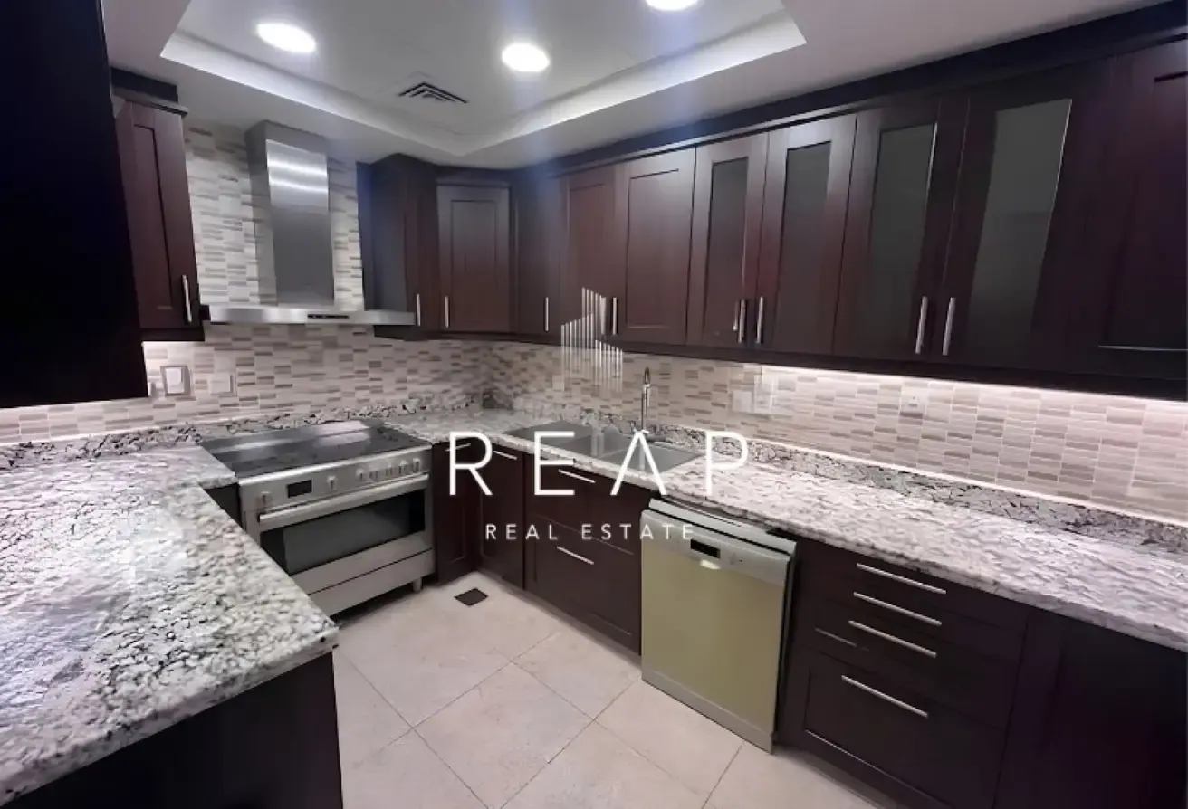4BR+Hall Corner Villa | 1 Minute from Amenities