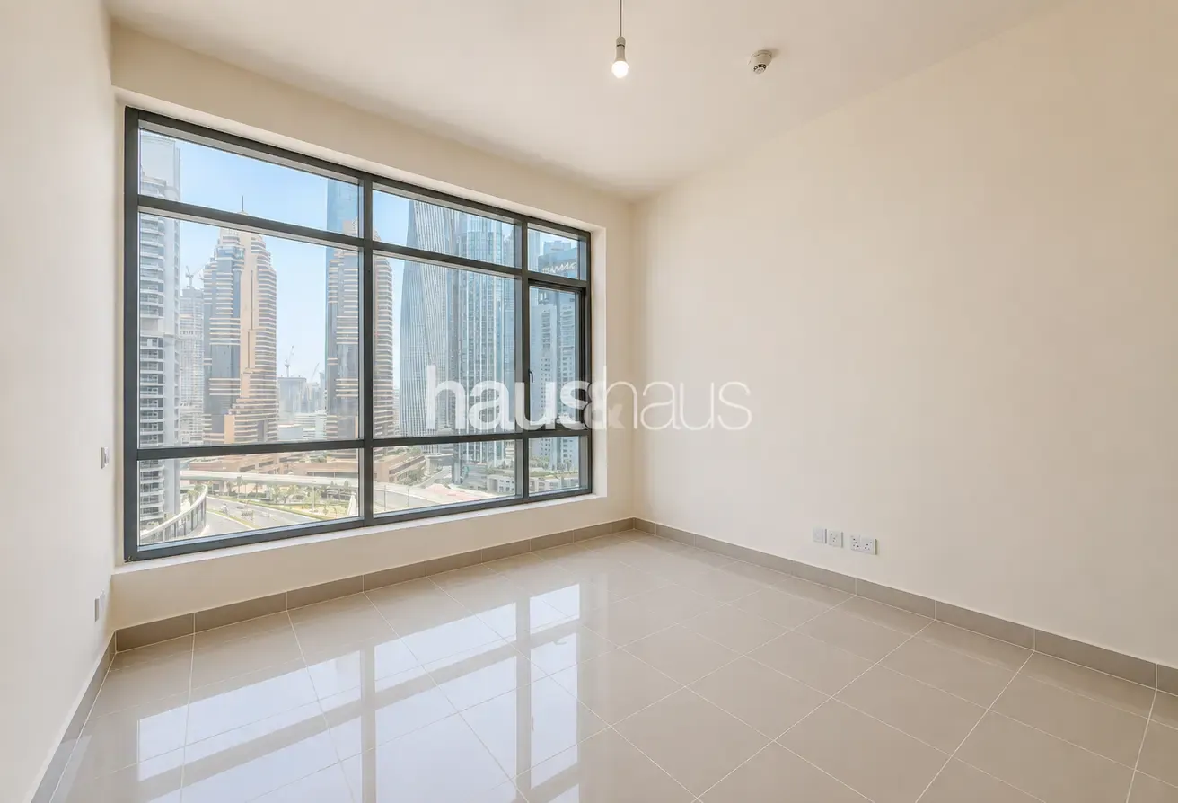 Spacious | Partial Marina and Sea View | Vacant