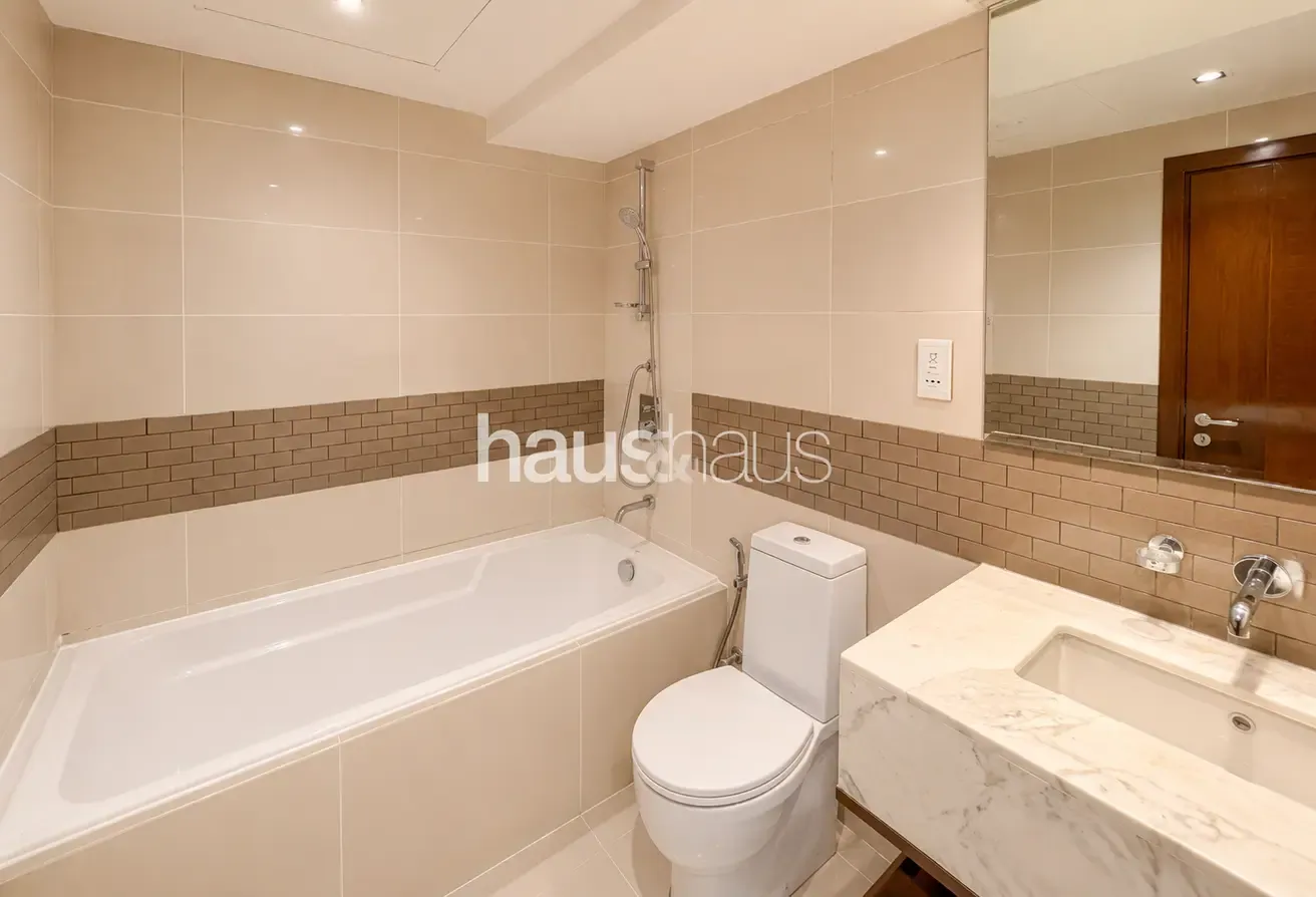 Spacious | Partial Marina and Sea View | Vacant