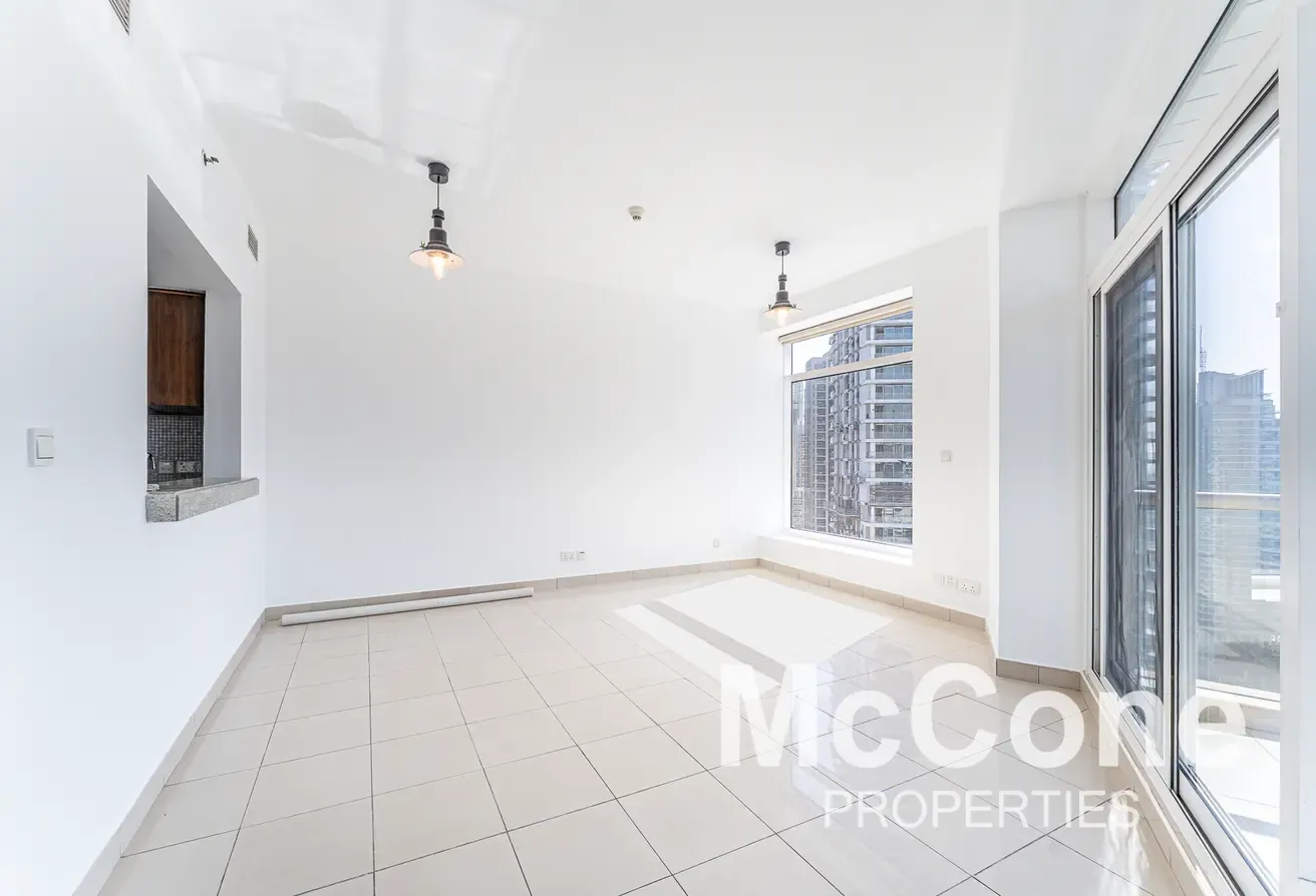 Marina View | High Floor | Vacant