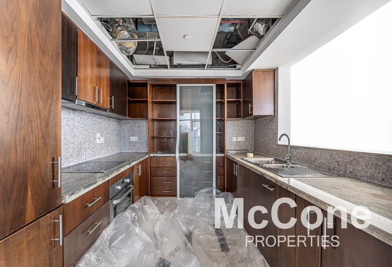 Marina View | High Floor | Vacant