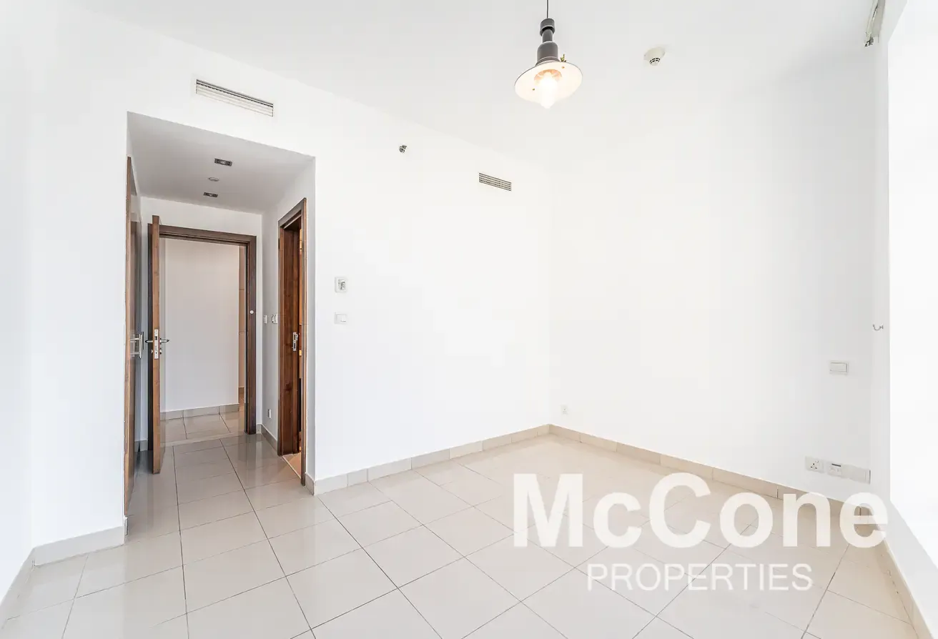 Marina View | High Floor | Vacant