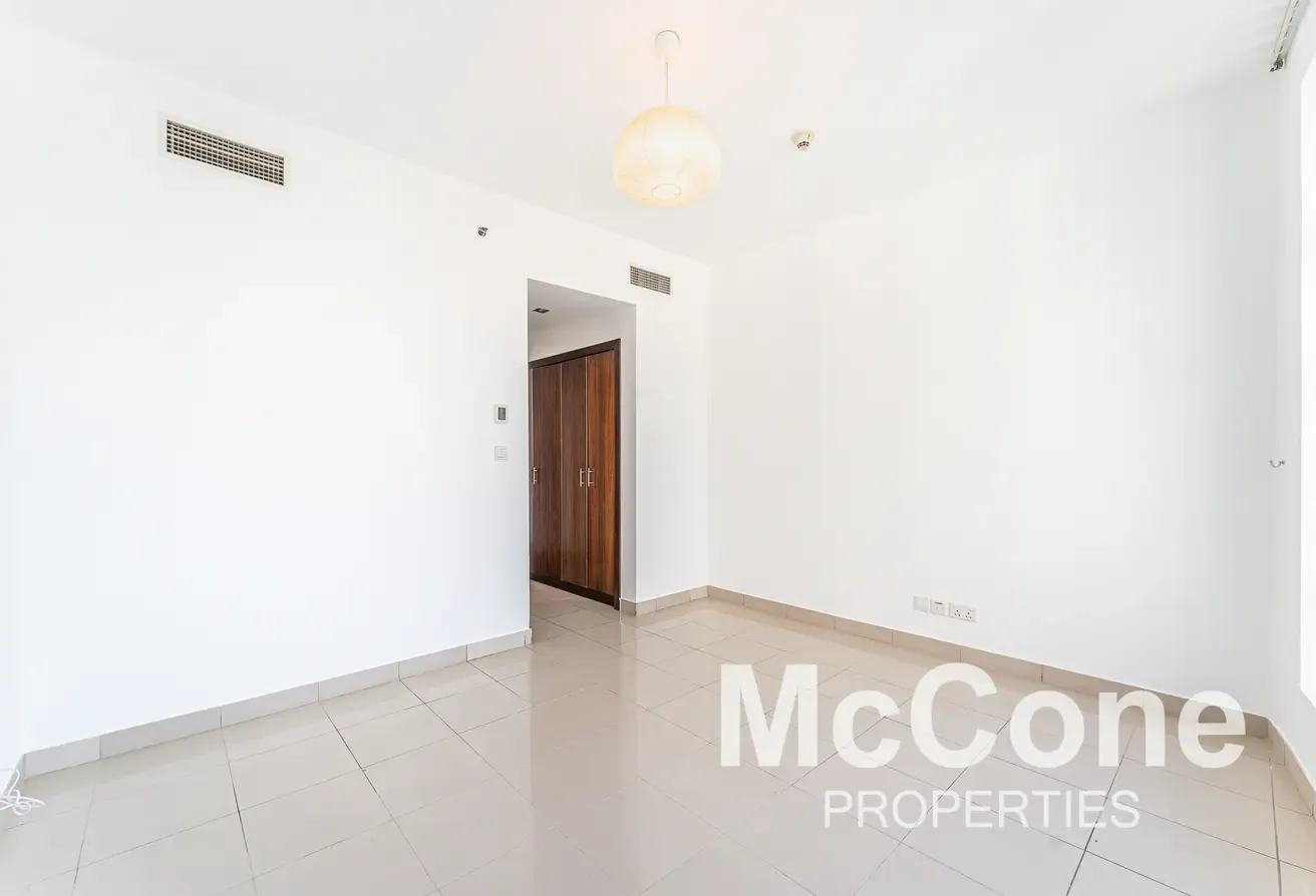 Marina View | High Floor | Vacant
