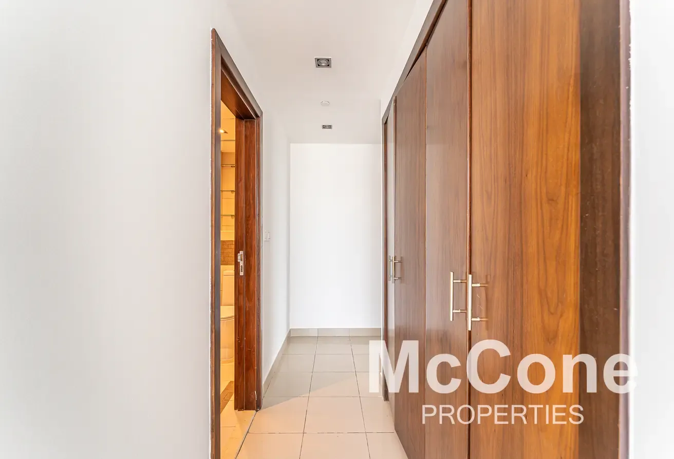 Marina View | High Floor | Vacant