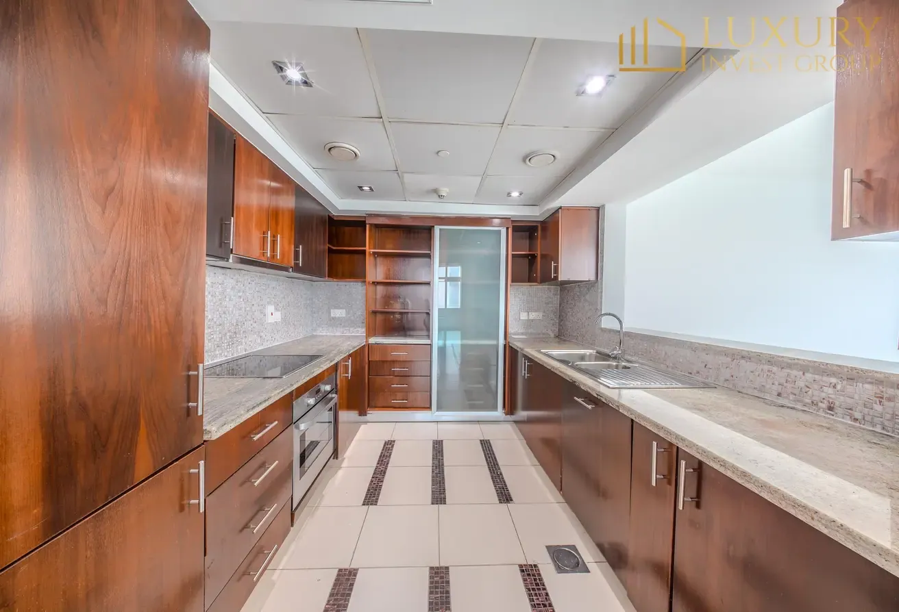 Marina View | Vacant | High Floor