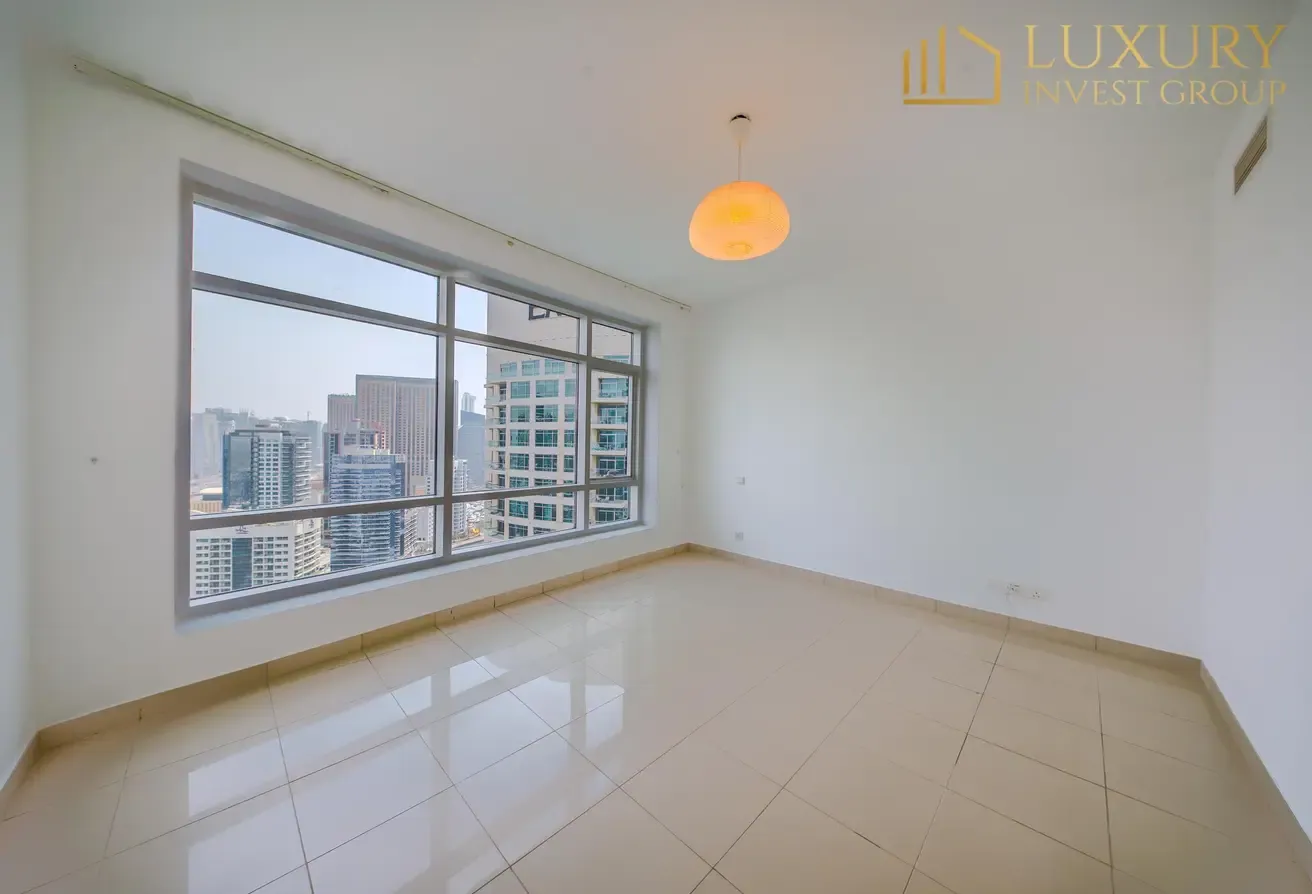 Marina View | Vacant | High Floor