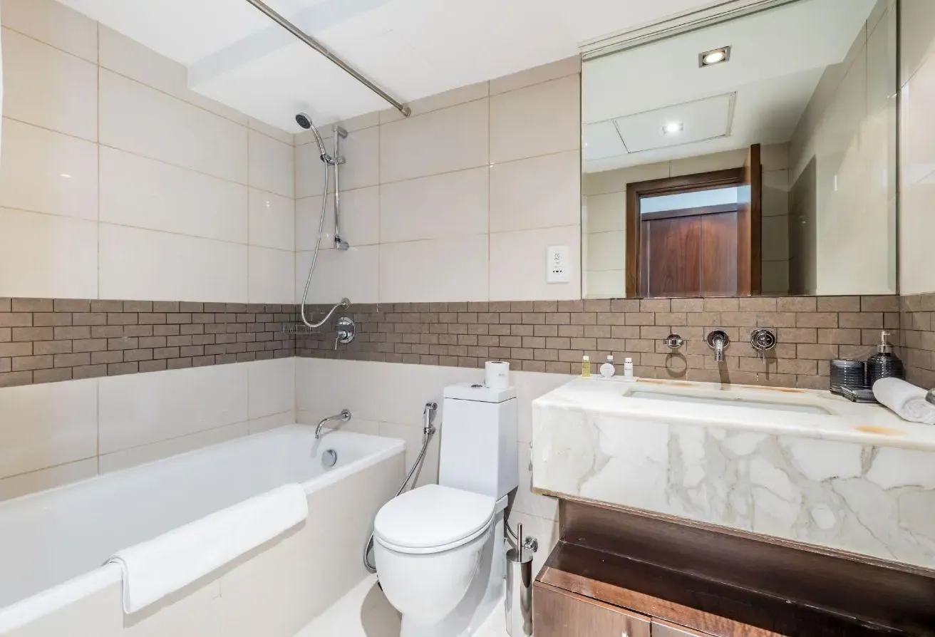 Fully Furnished | 2 Bed | Partial View