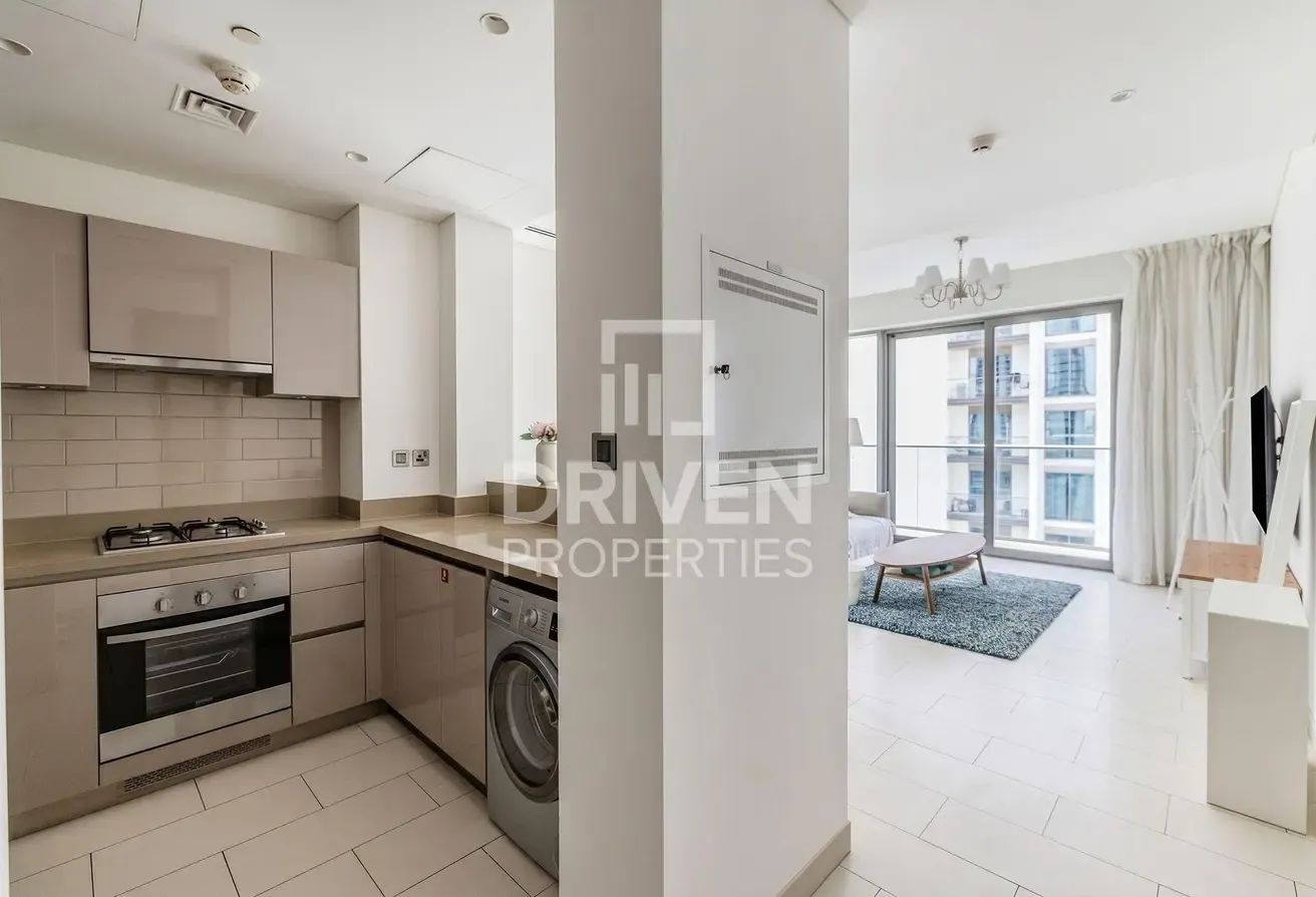 Fully Furnished Apt | Vacant | Keys In Hand