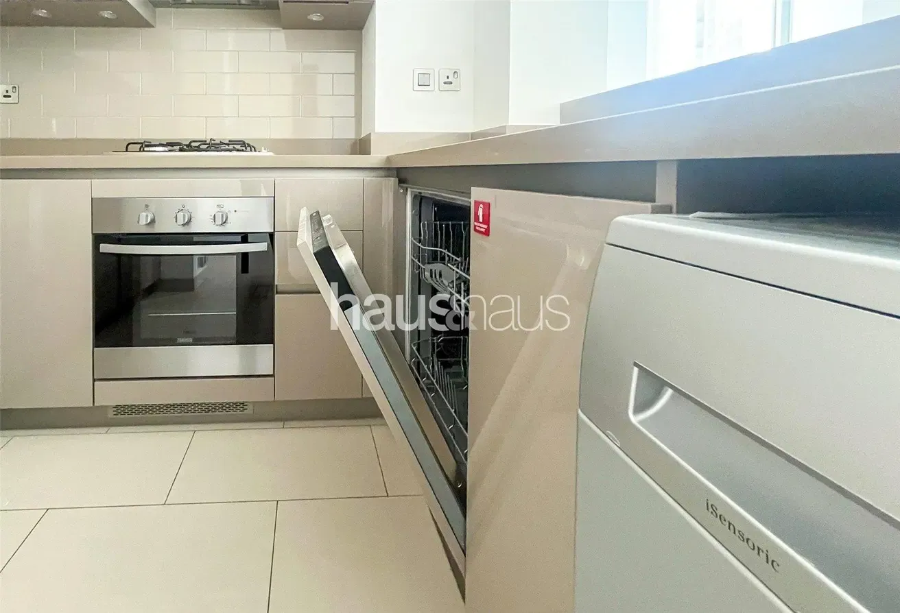 Corner Unit | Available Now | Flexible Cheques