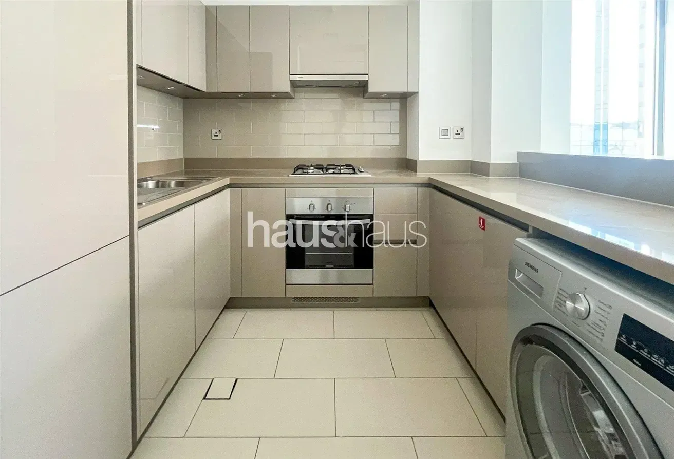 Corner Unit | Available Now | Flexible Cheques