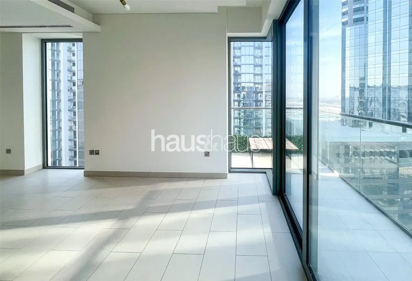 Corner Unit | Available Now | Flexible Cheques
