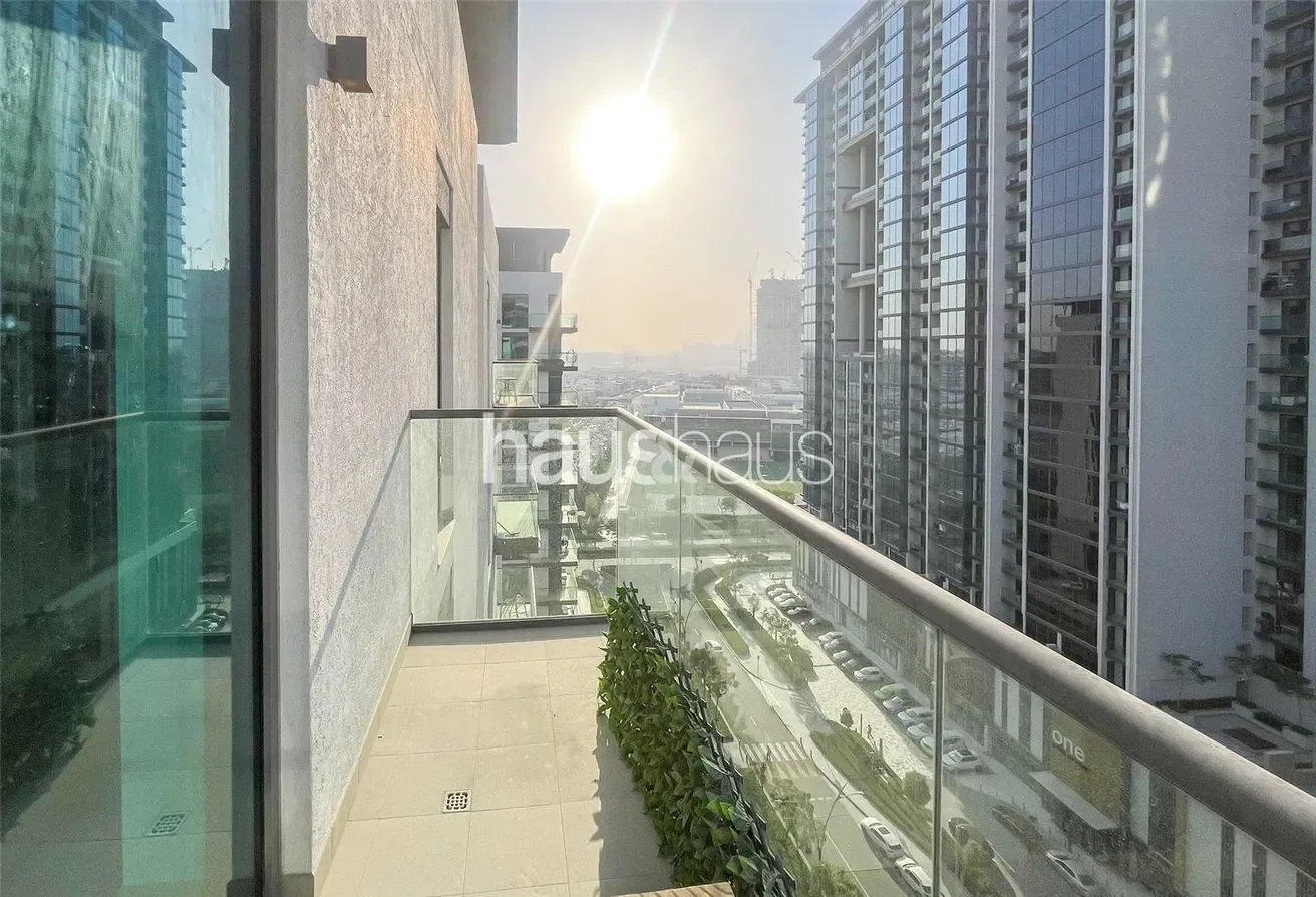 Corner Unit | Available Now | Flexible Cheques