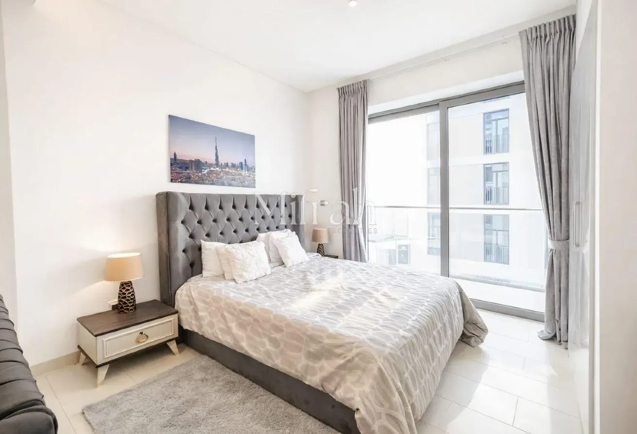 Ready to Move | Elegant Furnished | Monthly Cheque