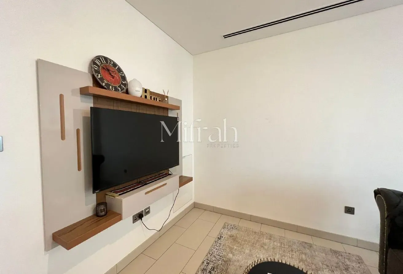Ready to Move | Elegant Furnished | Monthly Cheque