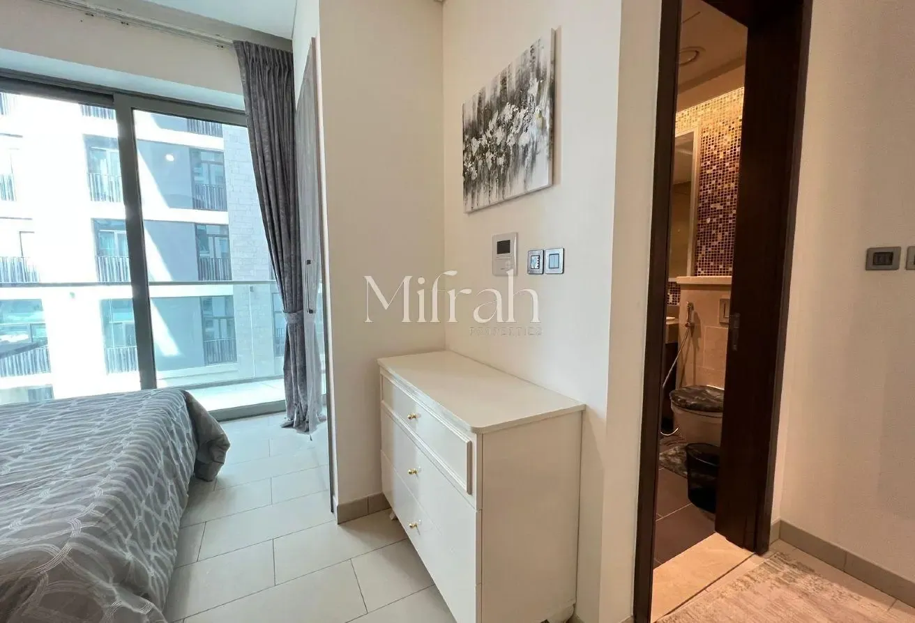 Ready to Move | Elegant Furnished | Monthly Cheque