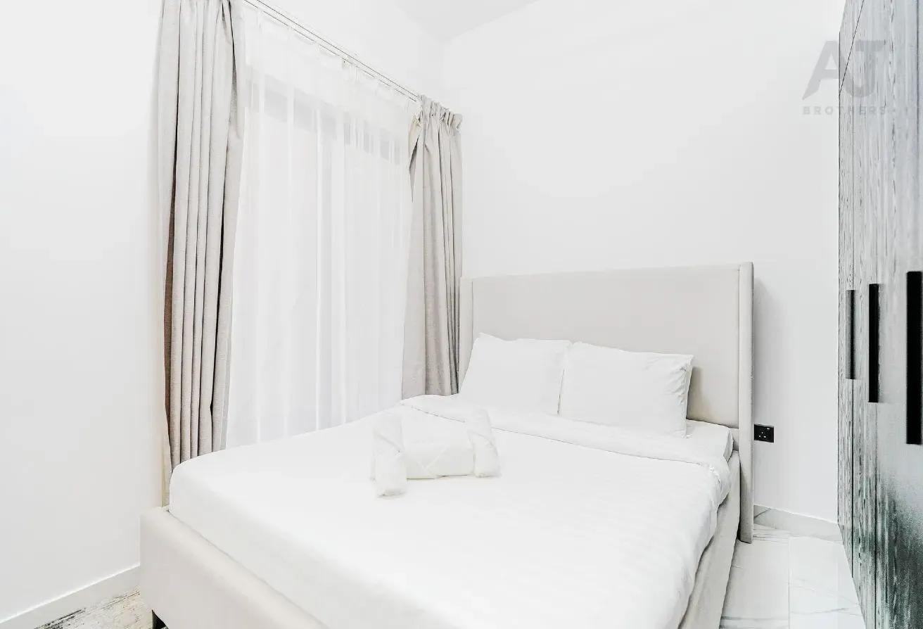 Fully Funished | Prime Location | Community View!