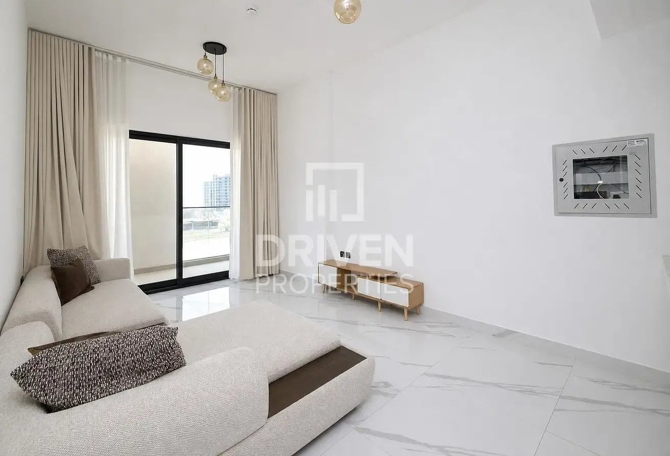 Furnished Apt | Prime Location and Vacant