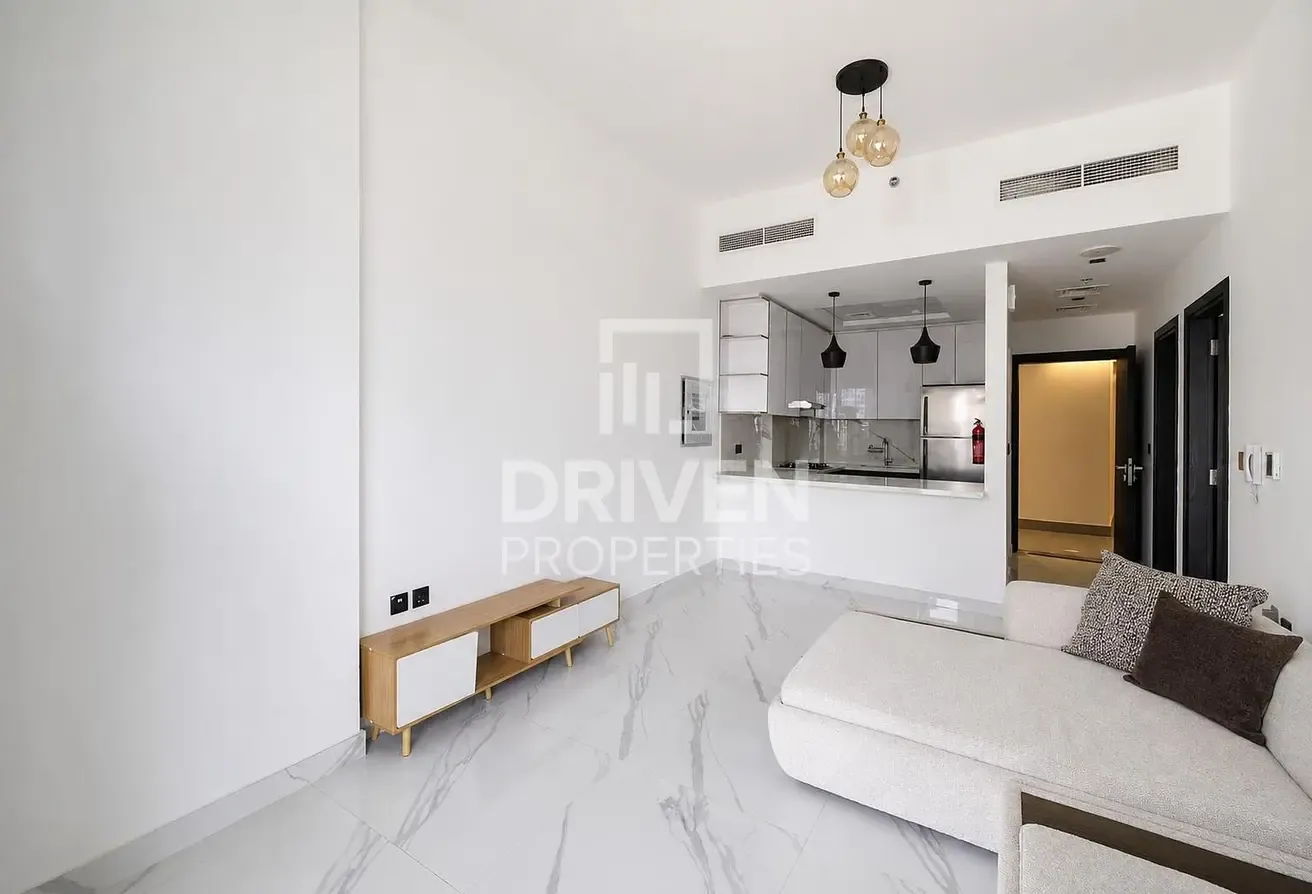 Furnished Apt | Prime Location and Vacant