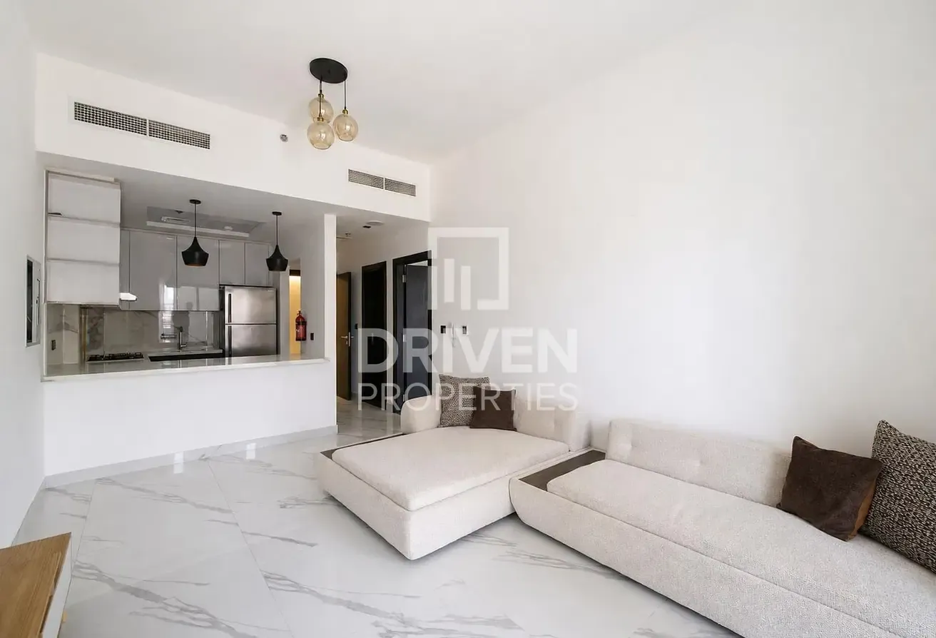 Furnished Apt | Prime Location and Vacant