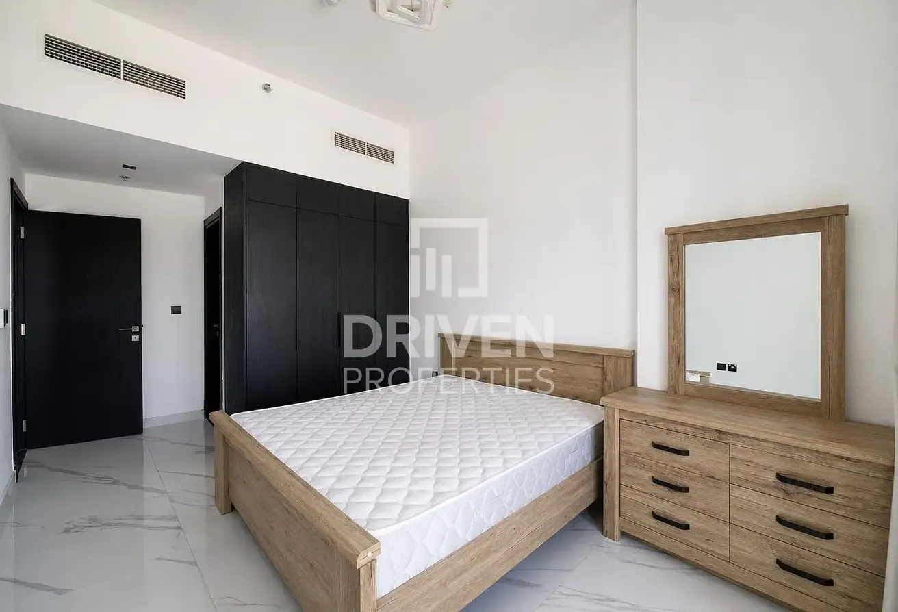 Furnished Apt | Prime Location and Vacant