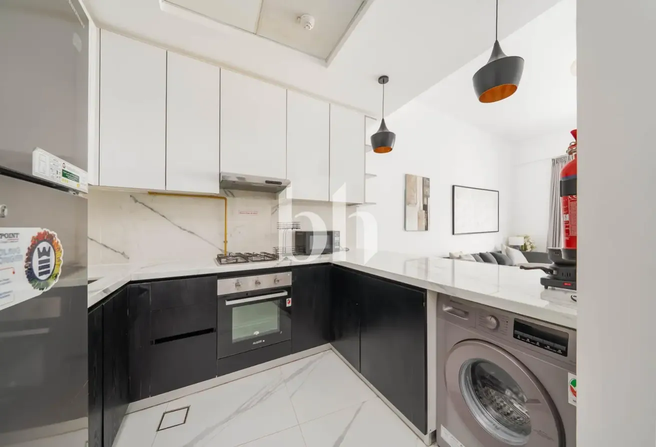 Fully Furnished | Luxury | Spacious Layout Living