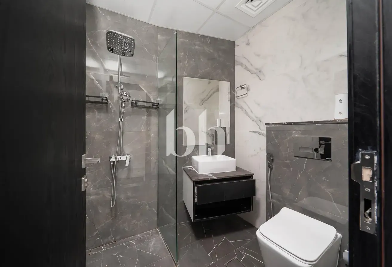 Fully Furnished | Luxury | Spacious Layout Living