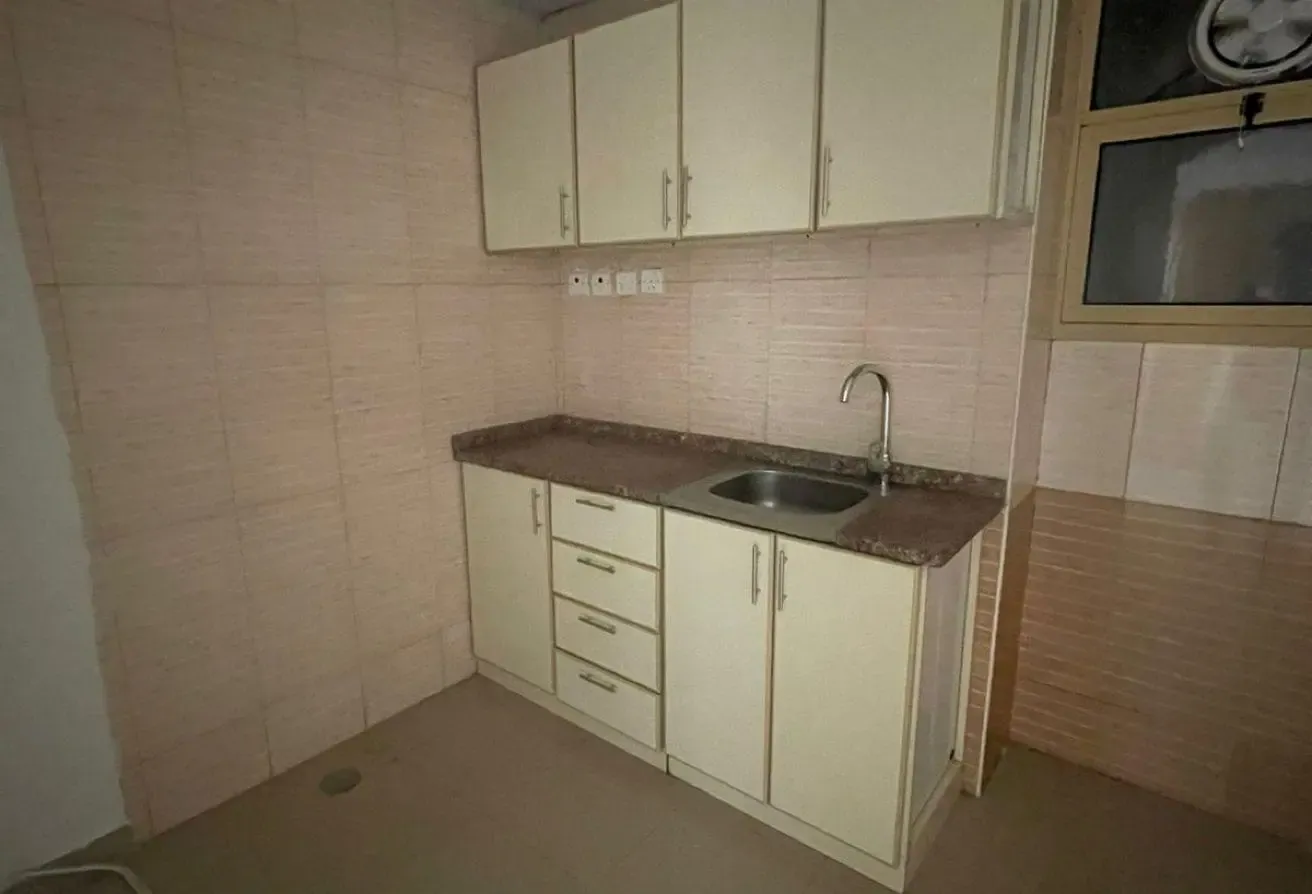 Spacious 1bhk |near metro| near school