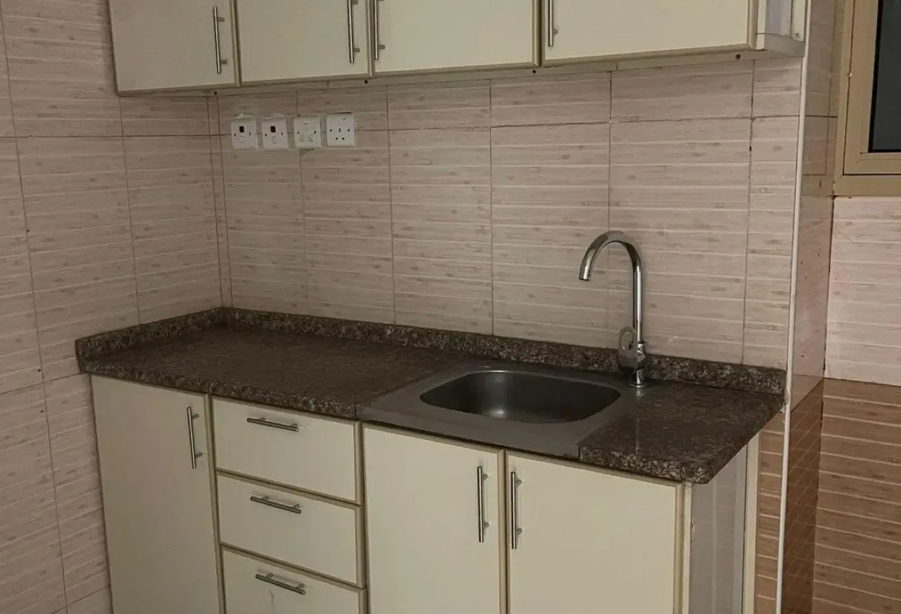 Spacious 1bhk |near metro| near school