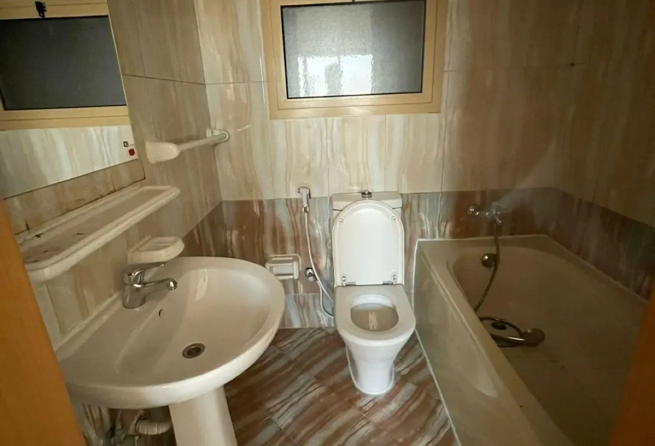 Spacious 1bhk |near metro| near school