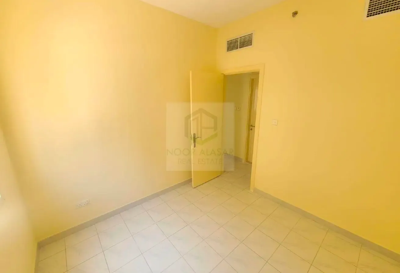 Bachelors Allowed | Spacious 1BHK Near Metro